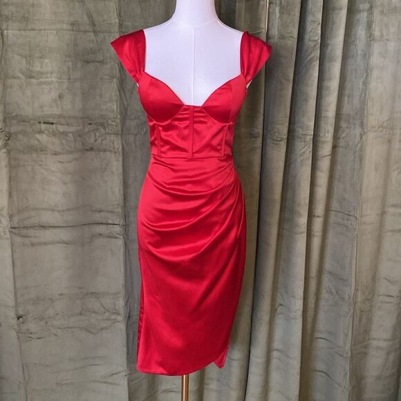 Miss CircleElegant Red satin Off-Shoulder Dress, XS - Picture 6 of 13